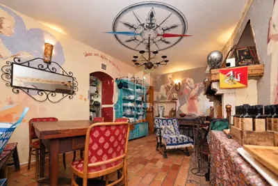Commercial space 249 m², Bale - cafe, restaurant and 5 apartments - 12
