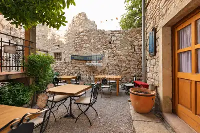 Commercial space 249 m², Bale - cafe, restaurant and 5 apartments - 4
