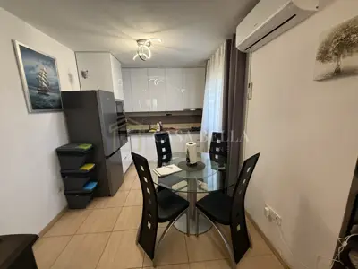 Viškovo - two-level apartment in a newer building, 60 m², parking, internet and - 2