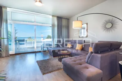 Kuća 826 m², Njivice na otoku Krku, pogled na more - 2