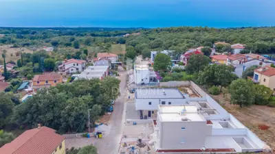 Dvojna kuća 86 m², Umag okolica, bazen i blizina mora - 2