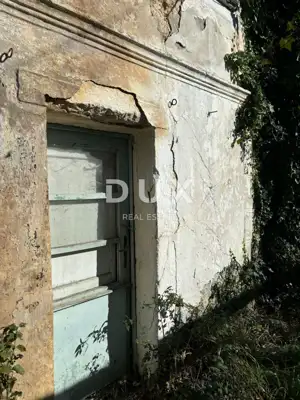 Kuće 220 m², Križišće - tri kuće za adaptaciju - 14