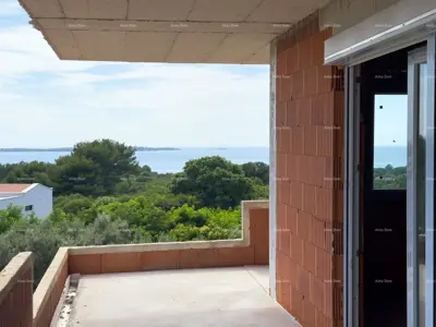 Apartment, Fažana, 2 bedrooms and large covered terrace