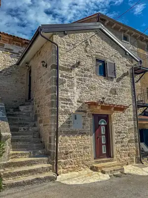 House 120 m² in Buje, near Grožnjan