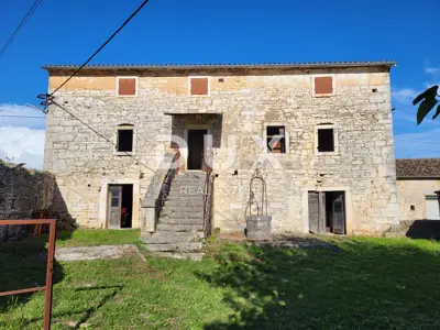 Haus 312 m², Svetvinčenat - steinerne Altimmobilie zur Renovierung