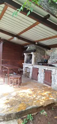 Samostojeća kuća s bazenom na mirnoj lokaciji - 8
