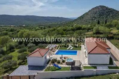 Haus, Zadar, 120 m², 700 000 €
