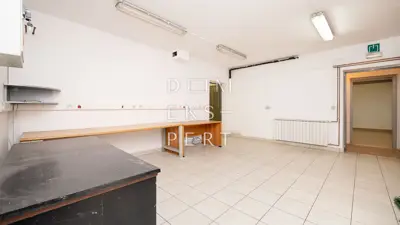 Gewerbeimmobilie zum Kauf in Trešnjevka, 110 m² - 10