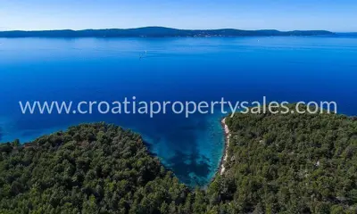 Landwirtschaftsfläche 55.827 m², Insel Brač, in Meeresnähe - 2
