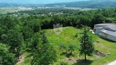 Pićan, spacious building plot - 3