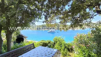 Kuća 115 m², Šolta - prvi red do mora - 18