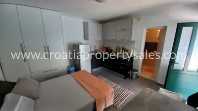 Kuća 115 m², Šolta - prvi red do mora - 9