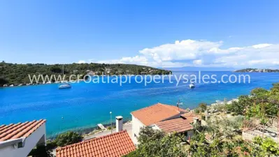 Kuća 115 m², Šolta - prvi red do mora - 13