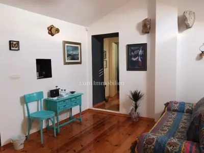 Kamena kuća 100 m², Malinska - bazen i okućnica - 16