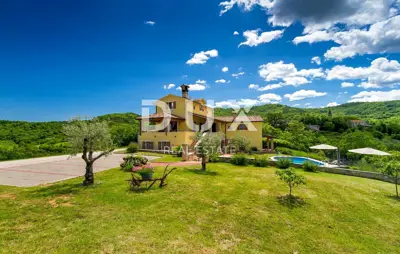 House 300 m², Motovun - pool and summer kitchen