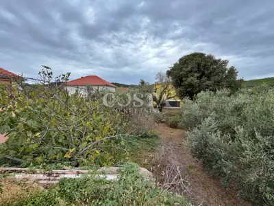 Građevinsko zemljište 1.037 m², Sutomišćica - 1. red do mora - 8