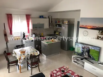 House, Otok Murter, 140 m², 299 999 € - 9