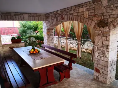 House 140 m², Marčana - pool and summer kitchen - 7