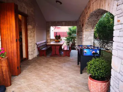 House 140 m², Marčana - pool and summer kitchen - 6