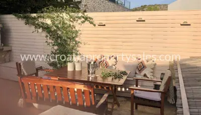 Stone house on Brač, 30 m from the sea, quiet location - 16