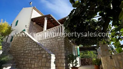 Stone house on Brač, 30 m from the sea, quiet location - 21