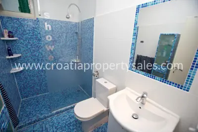 Stone house on Brač, 30 m from the sea, quiet location - 10