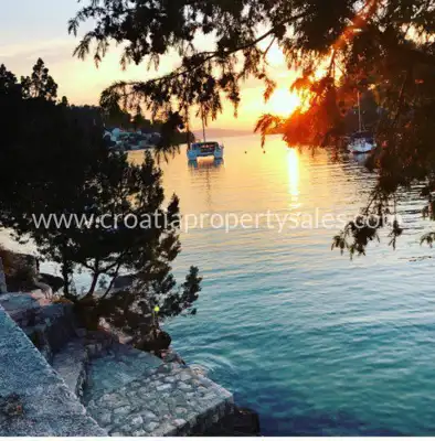 Stone house on Brač, 30 m from the sea, quiet location - 9