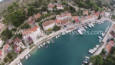 Stone house on Brač, 30 m from the sea, quiet location - 4