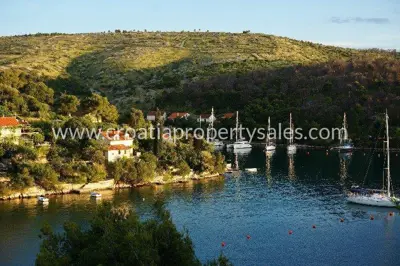 Stone house on Brač, 30 m from the sea, quiet location - 18