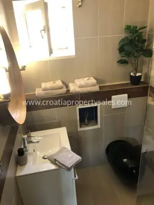 Stone house on Brač, 30 m from the sea, quiet location - 15