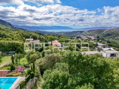 Građevinsko zemljište 2.014 m², Bribir - blizina centra i plaža