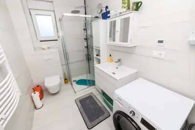 Kastel Stari novogradnja stan sa 2 spavace sobe i parking, Kratkorocan najam - 19