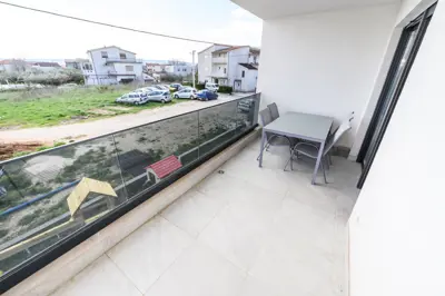 Kastel Stari novogradnja stan sa 2 spavace sobe i parking, Kratkorocan najam - 17