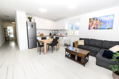 Kastel Stari novogradnja stan sa 2 spavace sobe i parking, Kratkorocan najam - 12