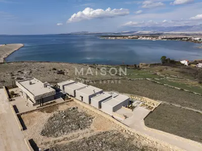 Rare Opportunity: Exclusive Villa with Pool on Pag - 3