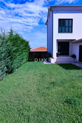 Vila 373 m², Murine - bazen i pogled na more - 11