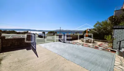 House 330 m², Karlobag - near the sea and the center, open sea view