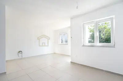 Wohnung 55 m², Rubeši - 2 Zimmer + Wohnzimmer, Balkon und 2 Parkplätze - 8