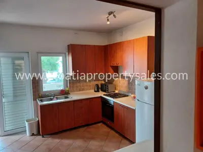 Kuća 238 m², Vir, prvi red do mora i 6 apartmana - 8
