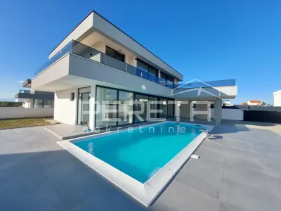 House for sale in Zemunik Donji, 217 m² - 1