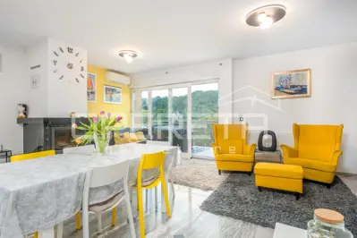 Haus zum Kauf in Granešina, 207 m² - 2