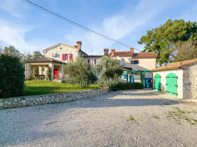 Kuća 330 m², Labin okolica - bazen i sauna - 2