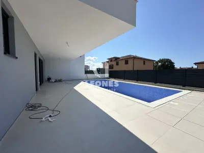 Wohnung in Novigrad, Erdgeschoss mit Pool und Meerblick - 2