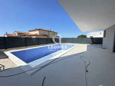 Wohnung in Novigrad, Erdgeschoss mit Pool und Meerblick - 3