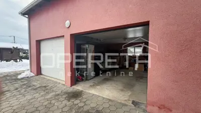 House 1084 m², Lukavec - detached family house - 22