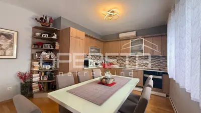 House 1084 m², Lukavec - detached family house - 2
