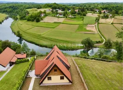 Haus 90 m², Barilovići an der Korana, Terrasse und Blick auf den Fluss