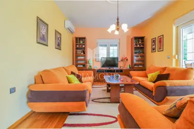 House 268 m², Umag surroundings - sea view and large yard - 5