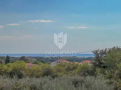 House 268 m², Umag surroundings - sea view and large yard - 2