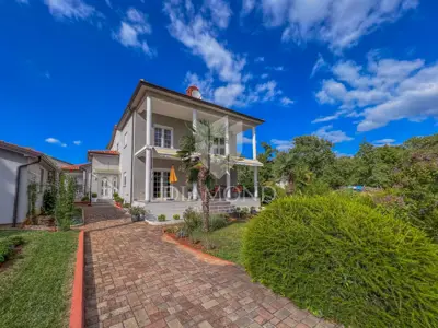 House 268 m², Umag surroundings - sea view and large yard - 3